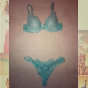 🌷Matching Lingerie (Bra & Thong)